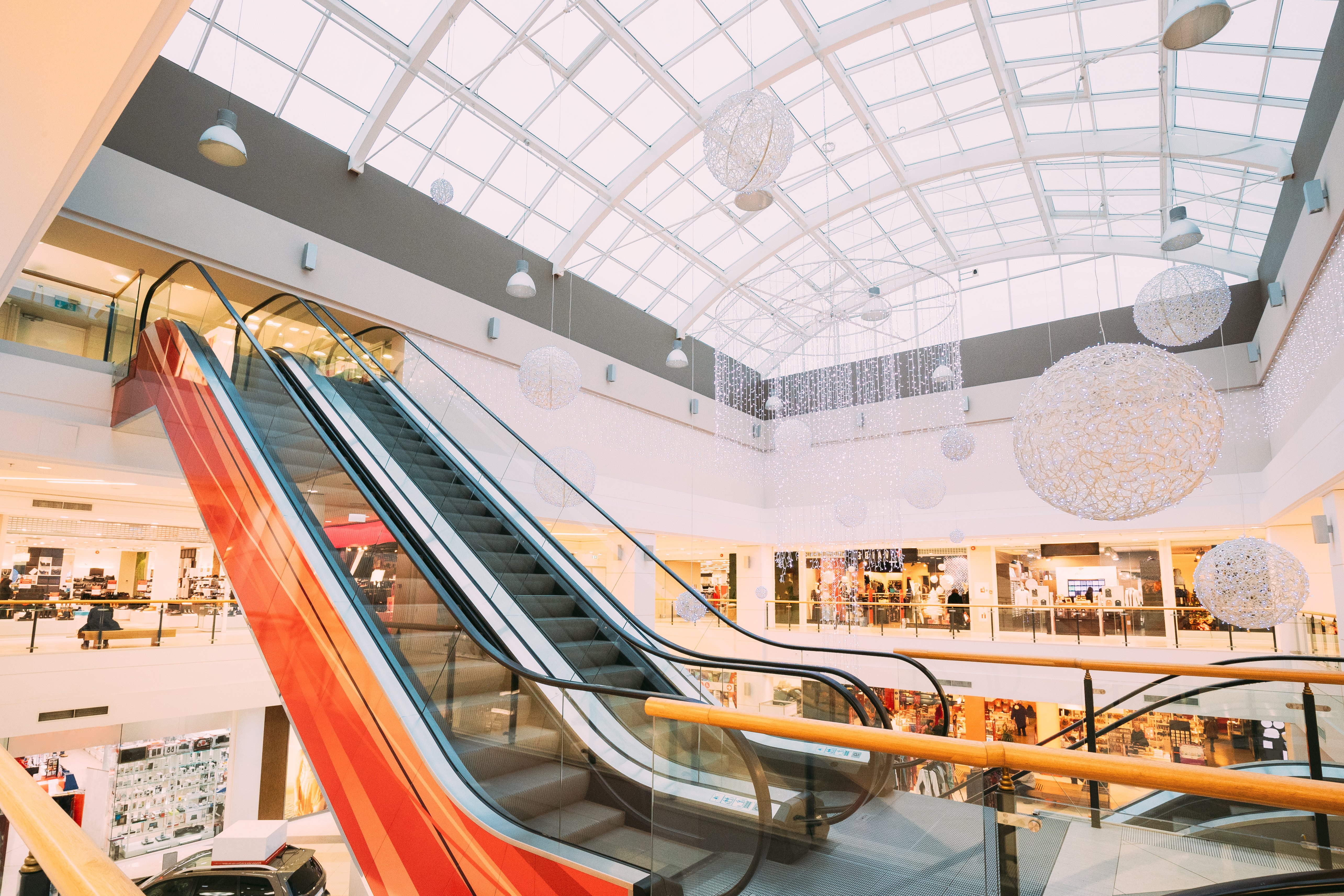 escalator-in-modern-shopping-mall-shopping-centre-2021-09-02-11-07-19-utc